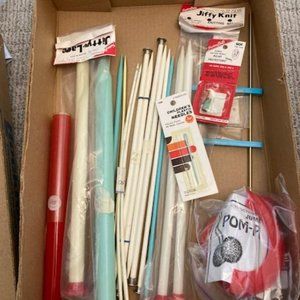 Lot Vintage knitting needles/knitting supplies